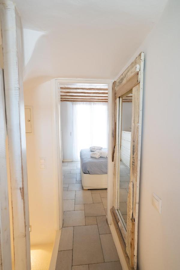 Blue, White And Grey Suites Ornos  Esterno foto