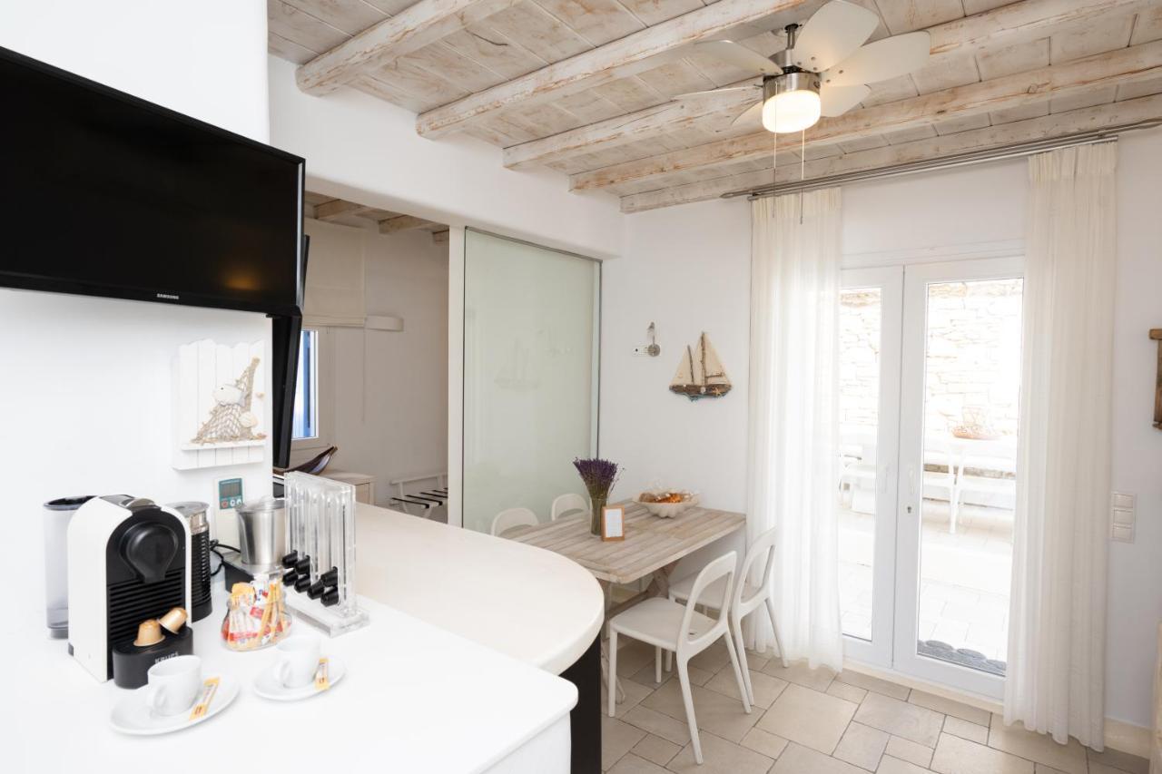 Blue, White And Grey Suites Ornos  Esterno foto